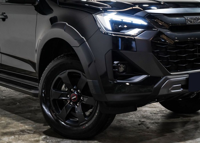 Used 1
                    ISUZU
                     for Sale Image