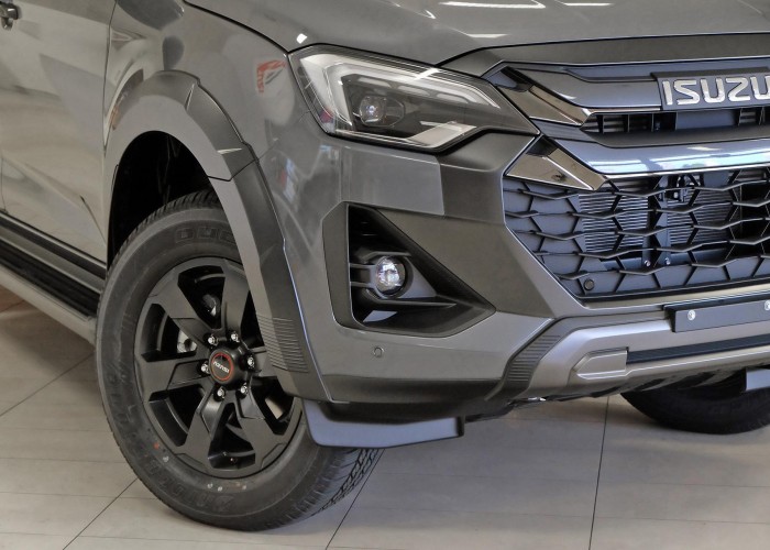 Used 1
                    ISUZU
                     for Sale Image